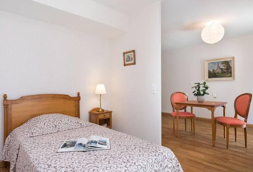 هتل Médicis Home Dijon Les Petites Roches