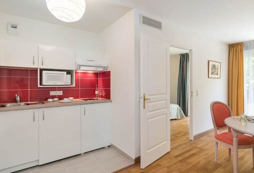 هتل Médicis Home Dijon Les Petites Roches