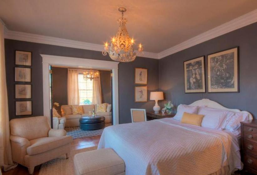 هتل Inn At Court Square