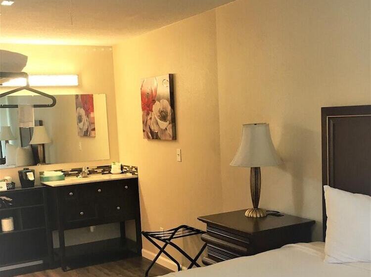호텔 The Waldport Inn