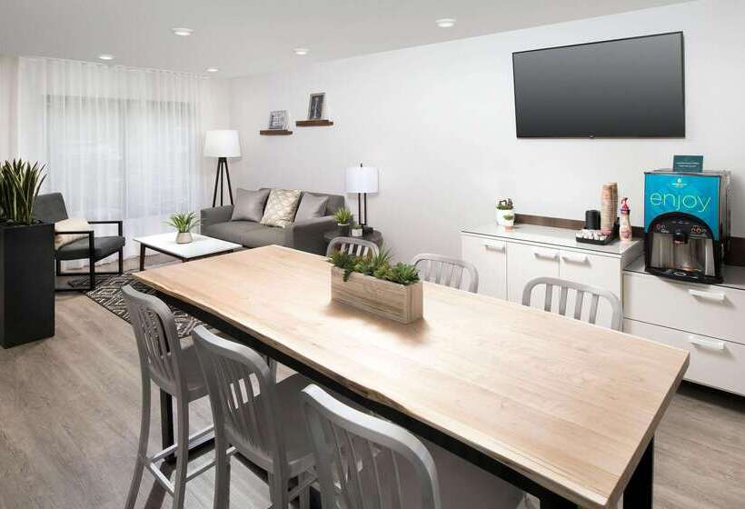 هتل Woodspring Suites Seattle Redmond