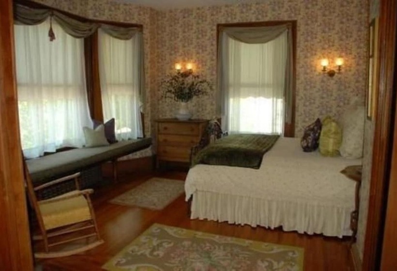 هتل Circular Manor Bed And Breakfast