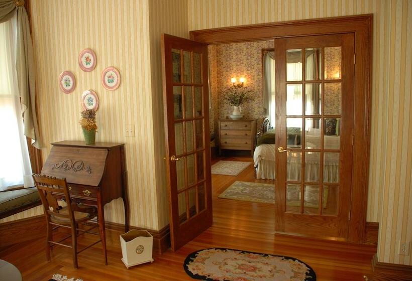 هتل Circular Manor Bed And Breakfast