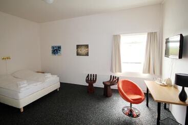 هتل Hofn Inn Guesthouse