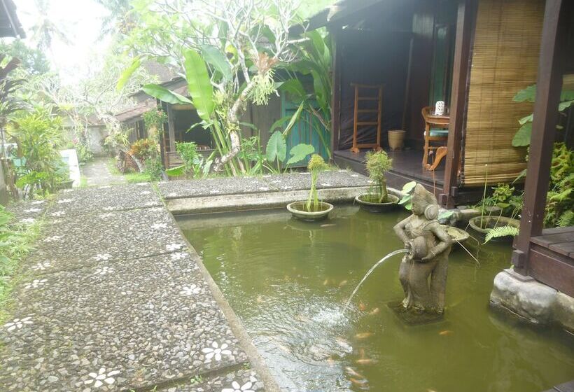 Fotos del hotel Joglo Taman Sari Villa:  8