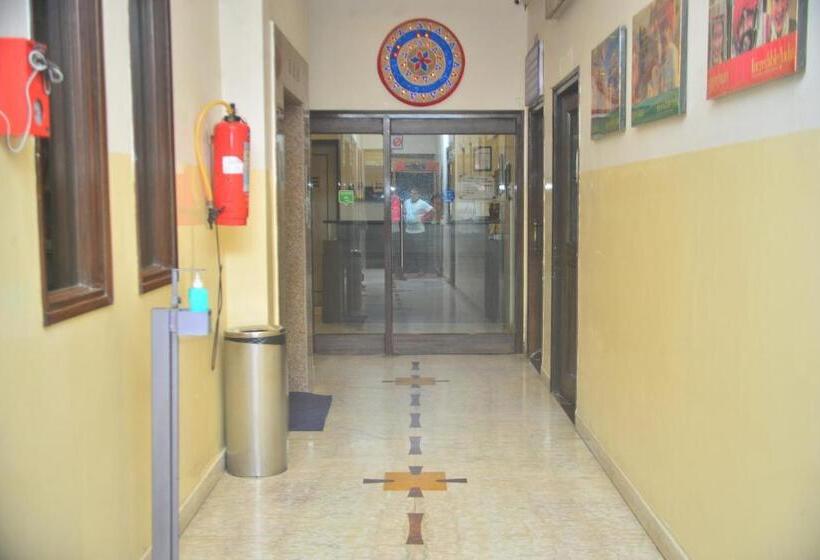 هتل Jora Palace