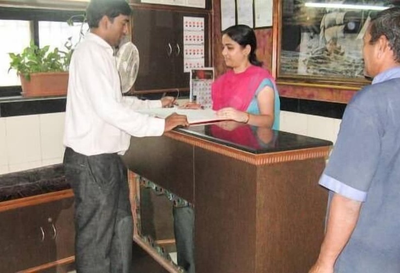 فندق Metro Plaza