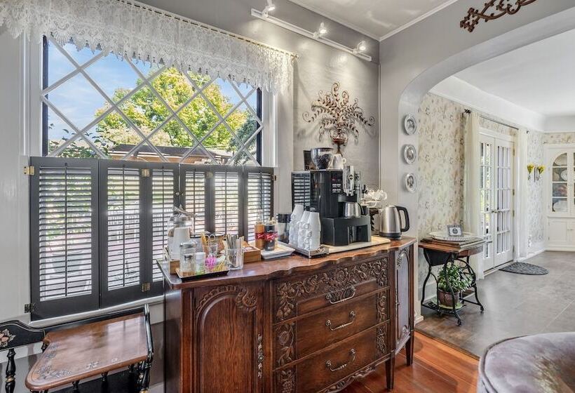 هتل Oak Hill Bed & Breakfast