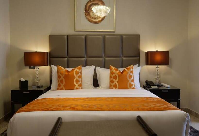 酒店 Oak Plaza Suites