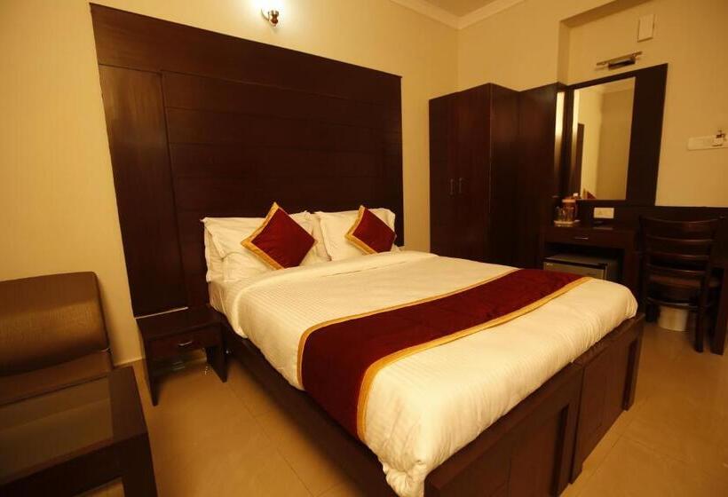 هتل Orion Residency
