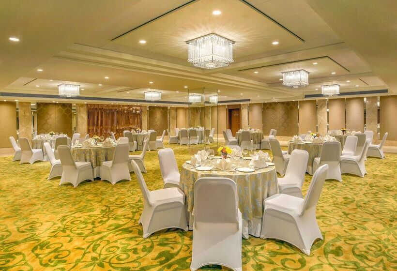 酒店 Deventure Sarovar Portico Kapashera, New Delhi