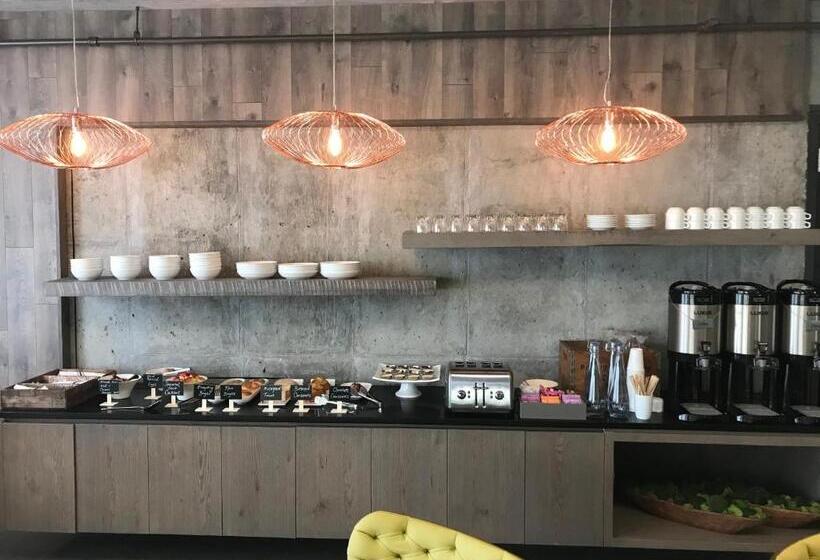 בית מלון כפרי The Preston House And