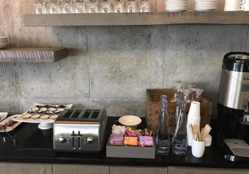 בית מלון כפרי The Preston House And