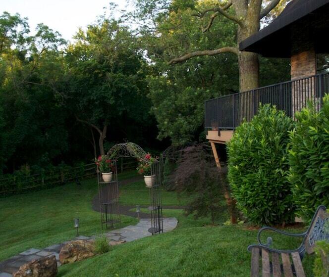 هتل Two Hearts Inn
