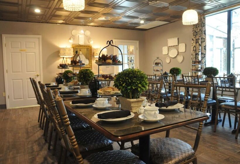 هتل Two Hearts Inn