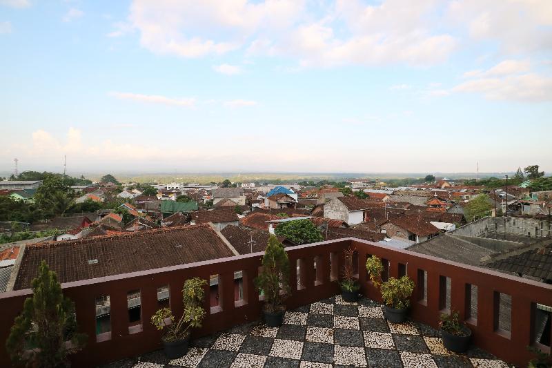 هتل Wisata