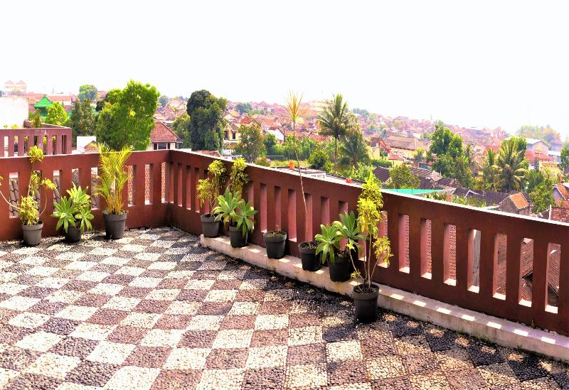 هتل Wisata