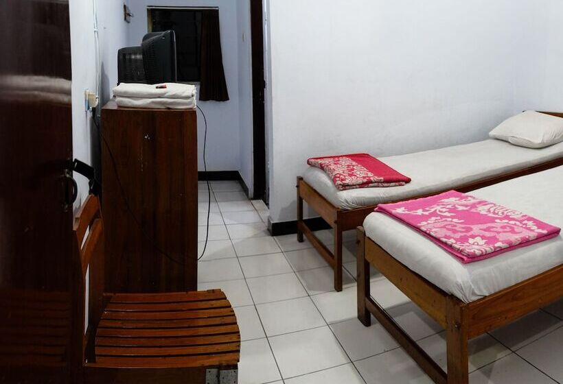 هتل Wisata