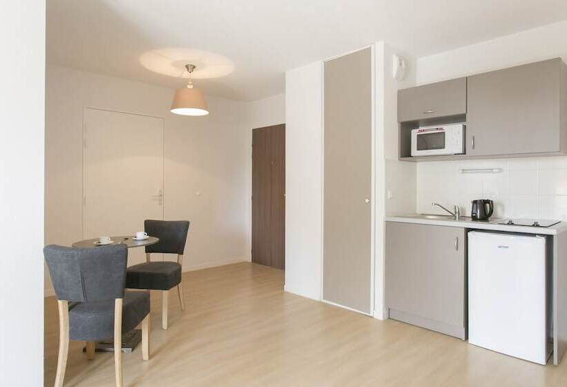 هتل Zenao Appart Hôtels Troyes