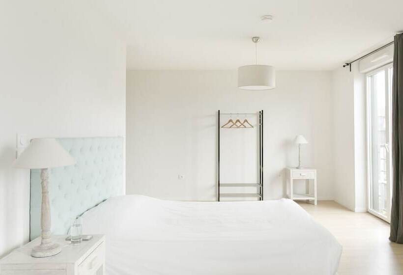 هتل Zenao Appart Hôtels Troyes