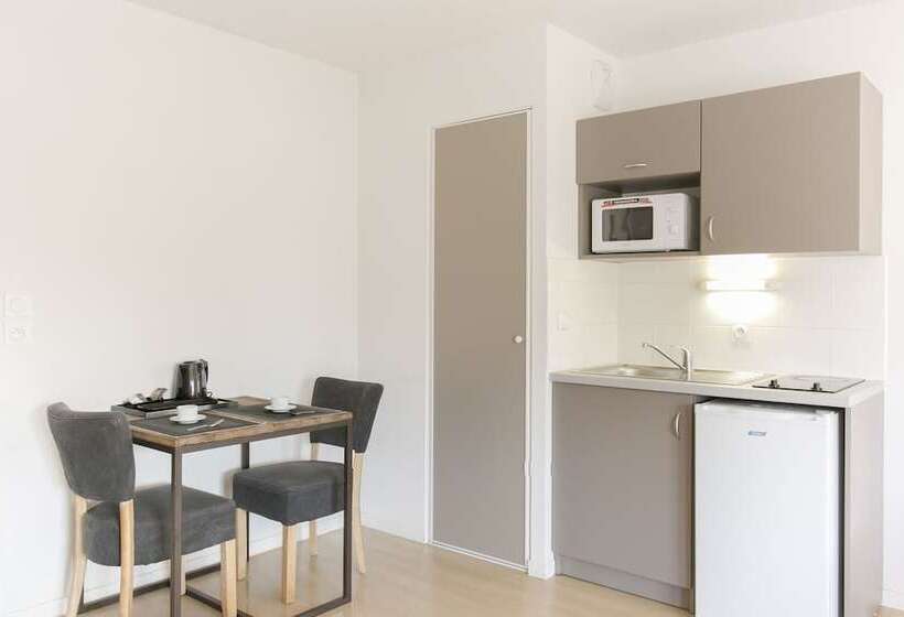 هتل Zenao Appart Hôtels Troyes