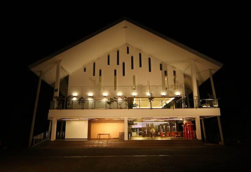 ホテル Zuri Resort Cipanas
