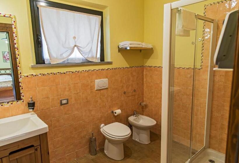 هتل Agriturismo B&b Le Gazze