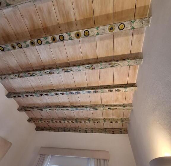 هتل B&b Antichi Colori