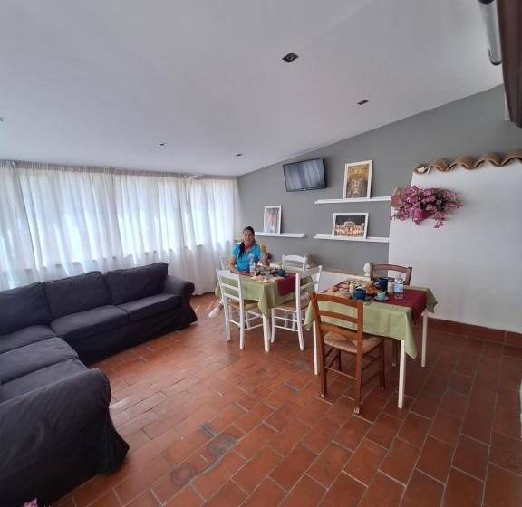 هتل B&b Antichi Colori