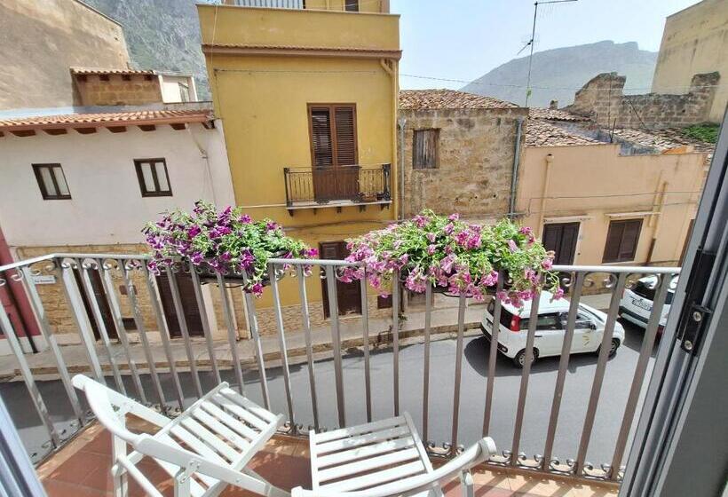 هتل B&b Antichi Colori