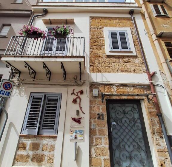 هتل B&b Antichi Colori