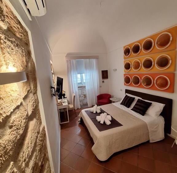 هتل B&b Antichi Colori