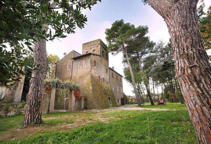 هتل Antico Borgo La Commenda