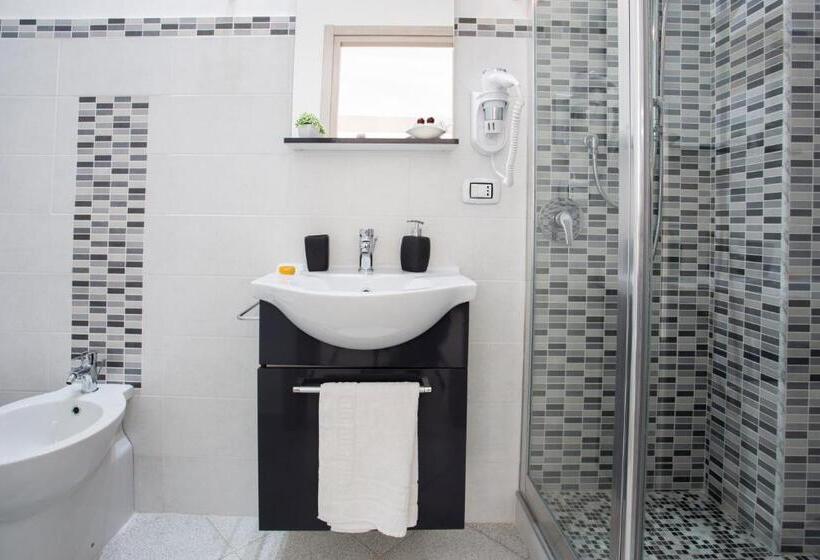 هتل B&b Cinisi Mare E Monti