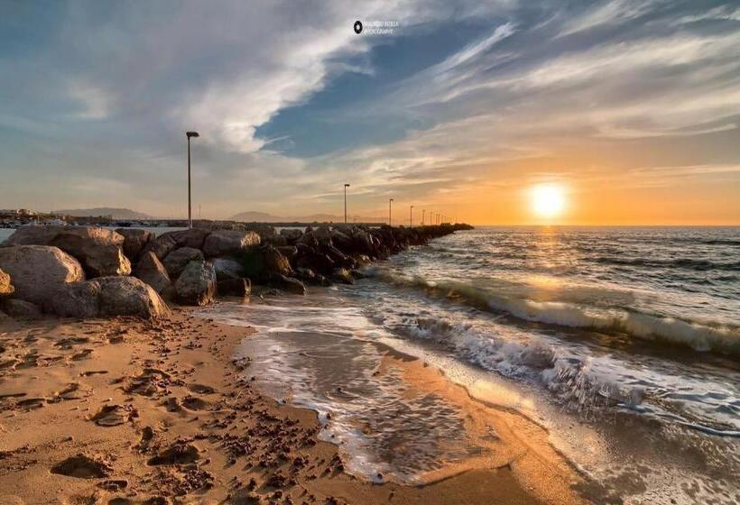 هتل B&b Cinisi Mare E Monti
