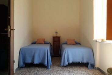 هتل B&b Oliveto Longo