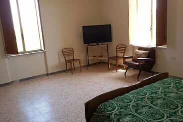 هتل B&b Oliveto Longo
