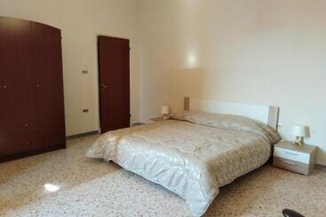 هتل B&b Oliveto Longo