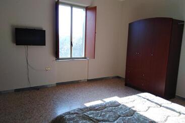 هتل B&b Oliveto Longo