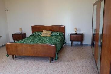 هتل B&b Oliveto Longo