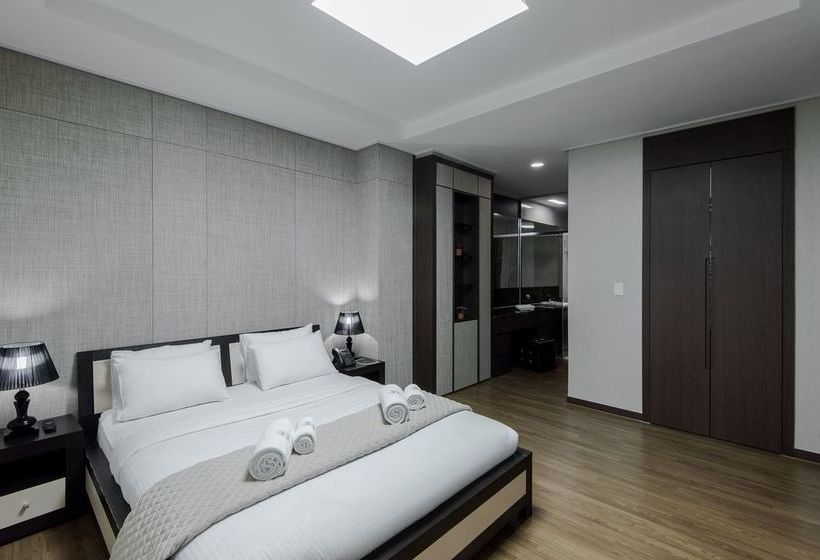 فندق Elite Apartments Highvill