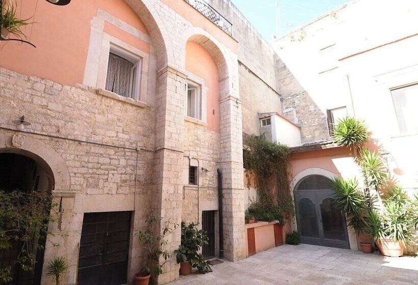 هتل Saint Patrick Guest House