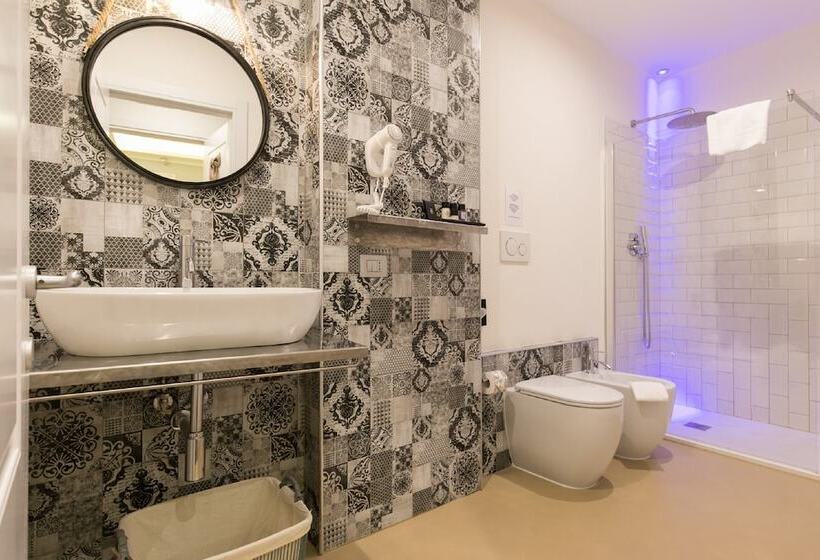 هتل Trevi Contemporary Suite