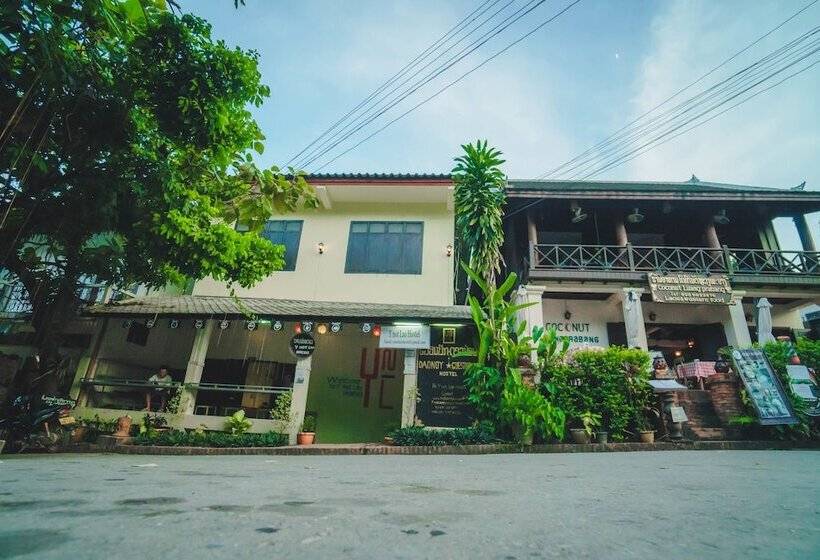 هتل Y Not Laos Hostel