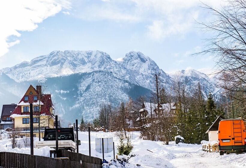 Отель Sun & Snow Resorts Lipki Park