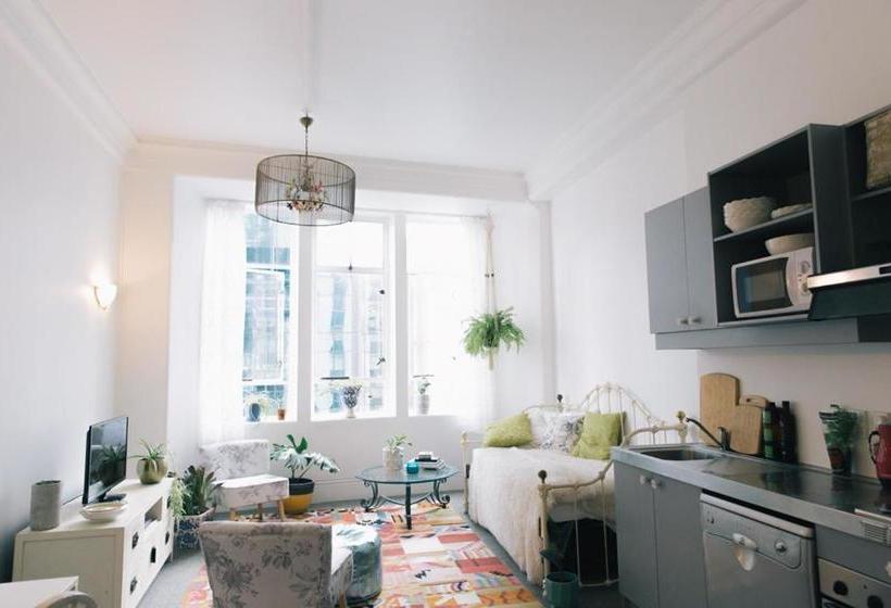 هتل Bohemian Studio Hideaway