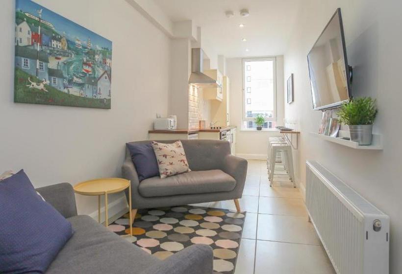 בית מלון כפרי Central Belfast Apartments: 7 Camden Street