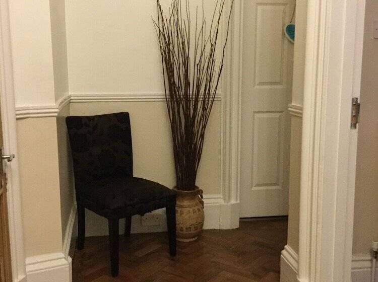 هتل Craggallan Guest House