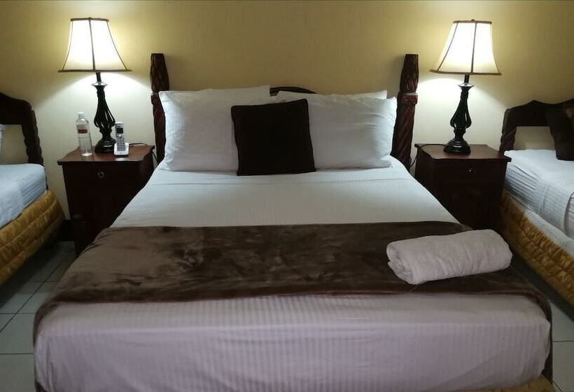 هتل Hostal Casa San Jose