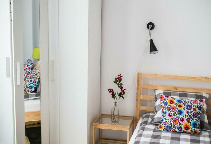 هتل Hostel Likehome